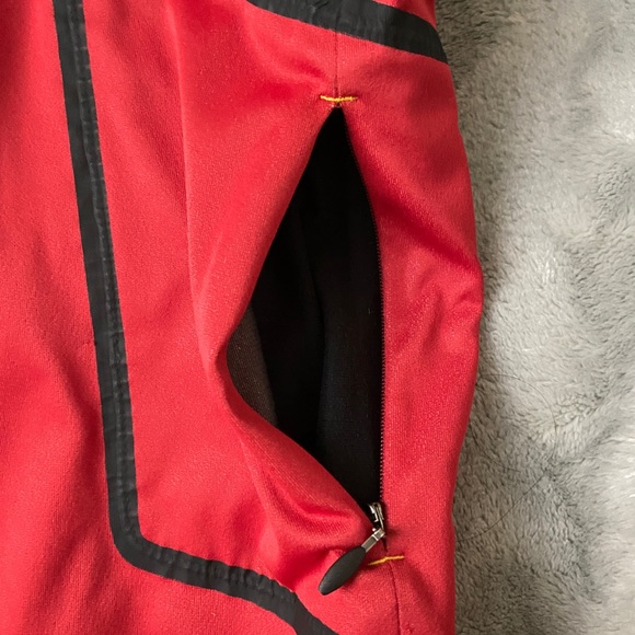 Mountain Hardwear Windstopper Vest - Picture 5 of 7